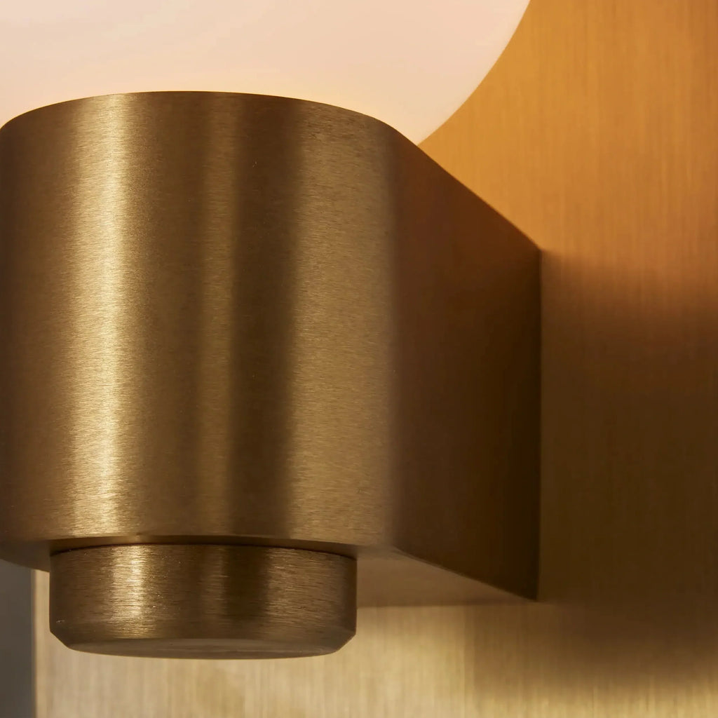 Cavelle Wall Sconce