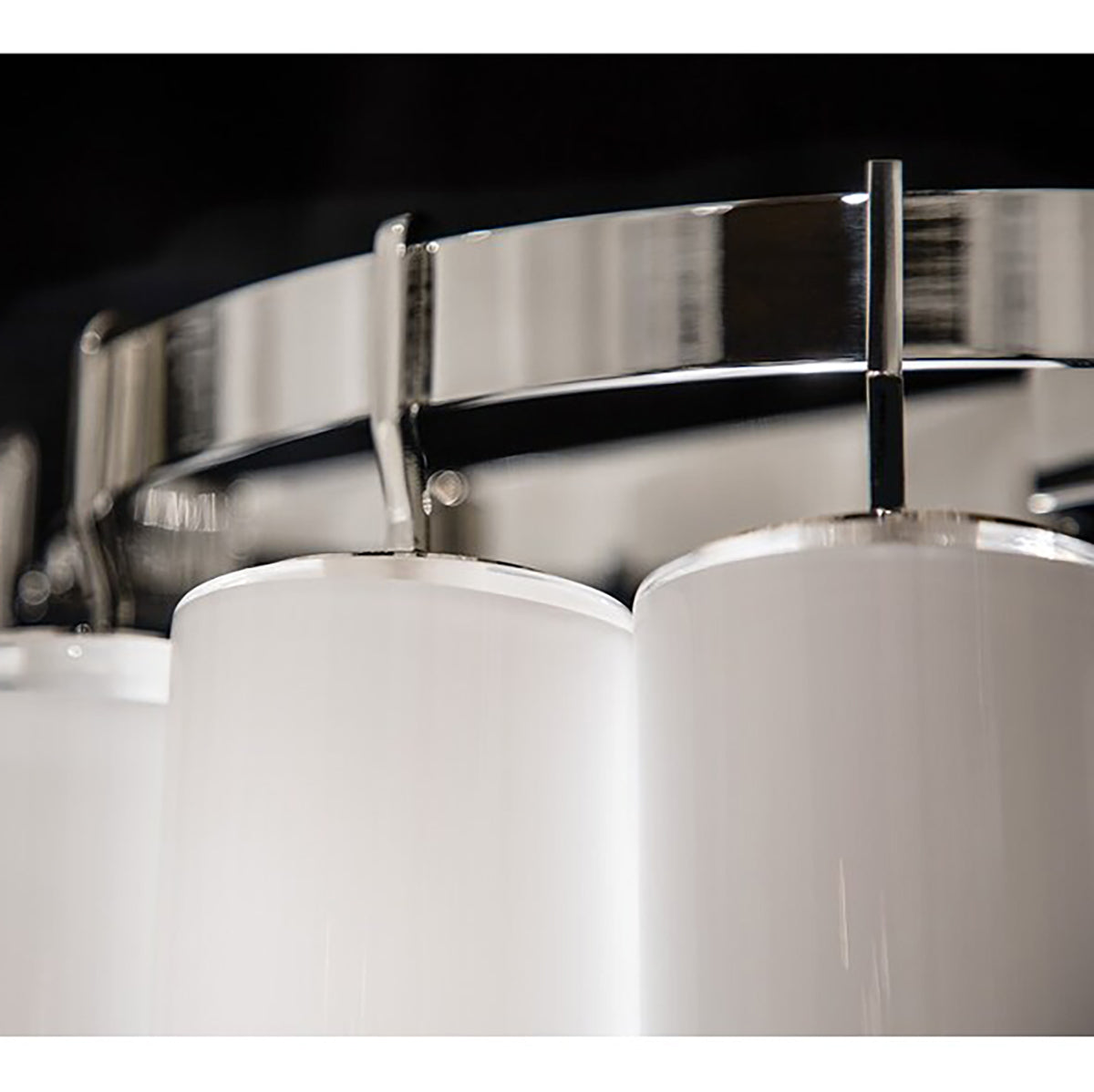 Calmoxve Morna Round Pendant
