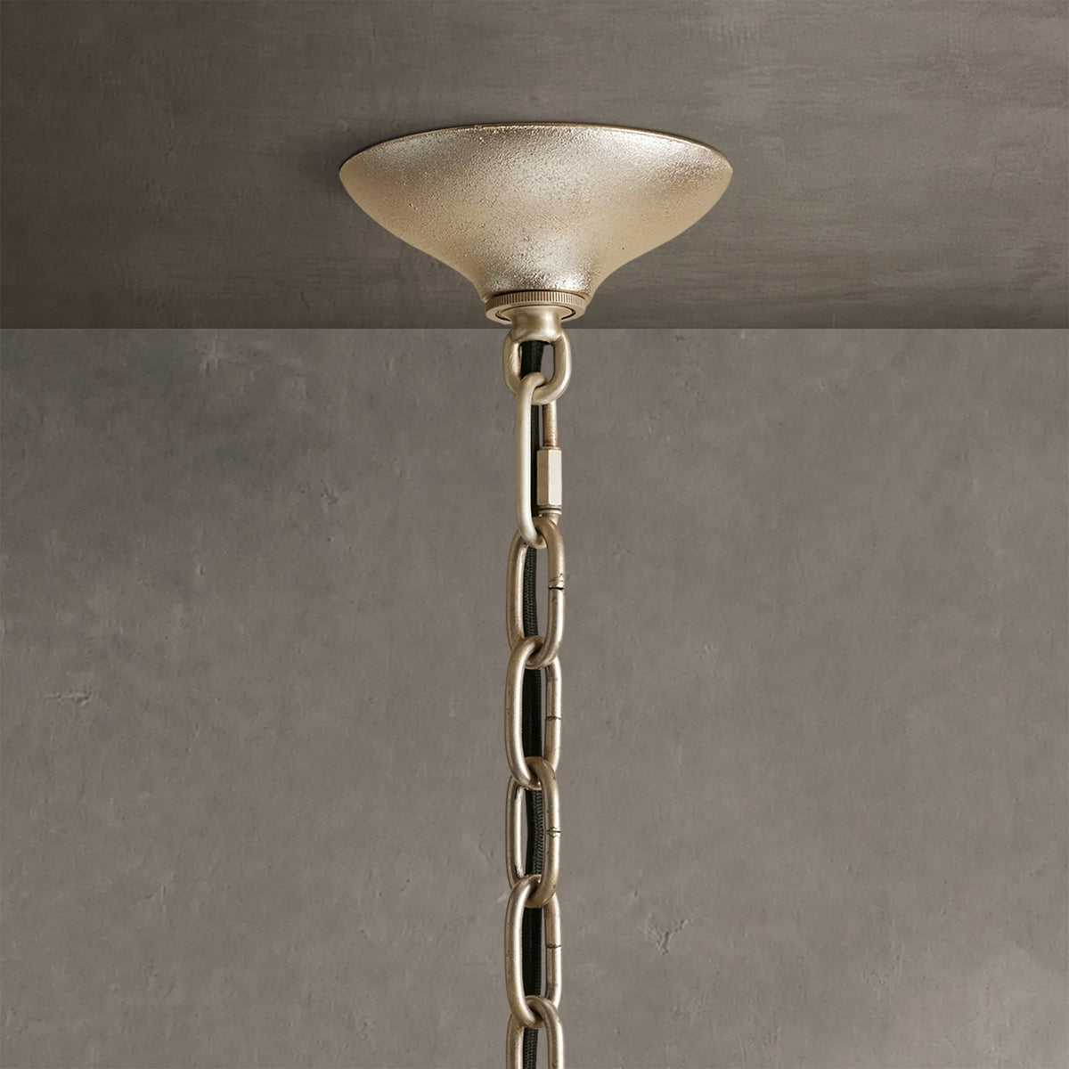Nevara Pendant