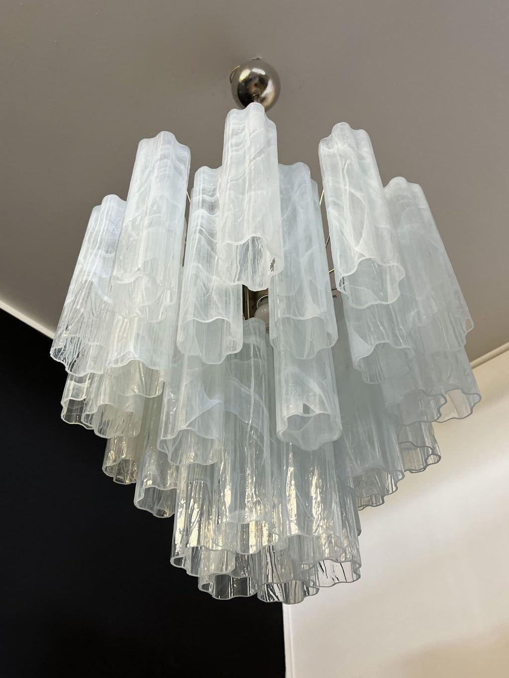 Murano Chandelier – 36 tubes – Alabaster white