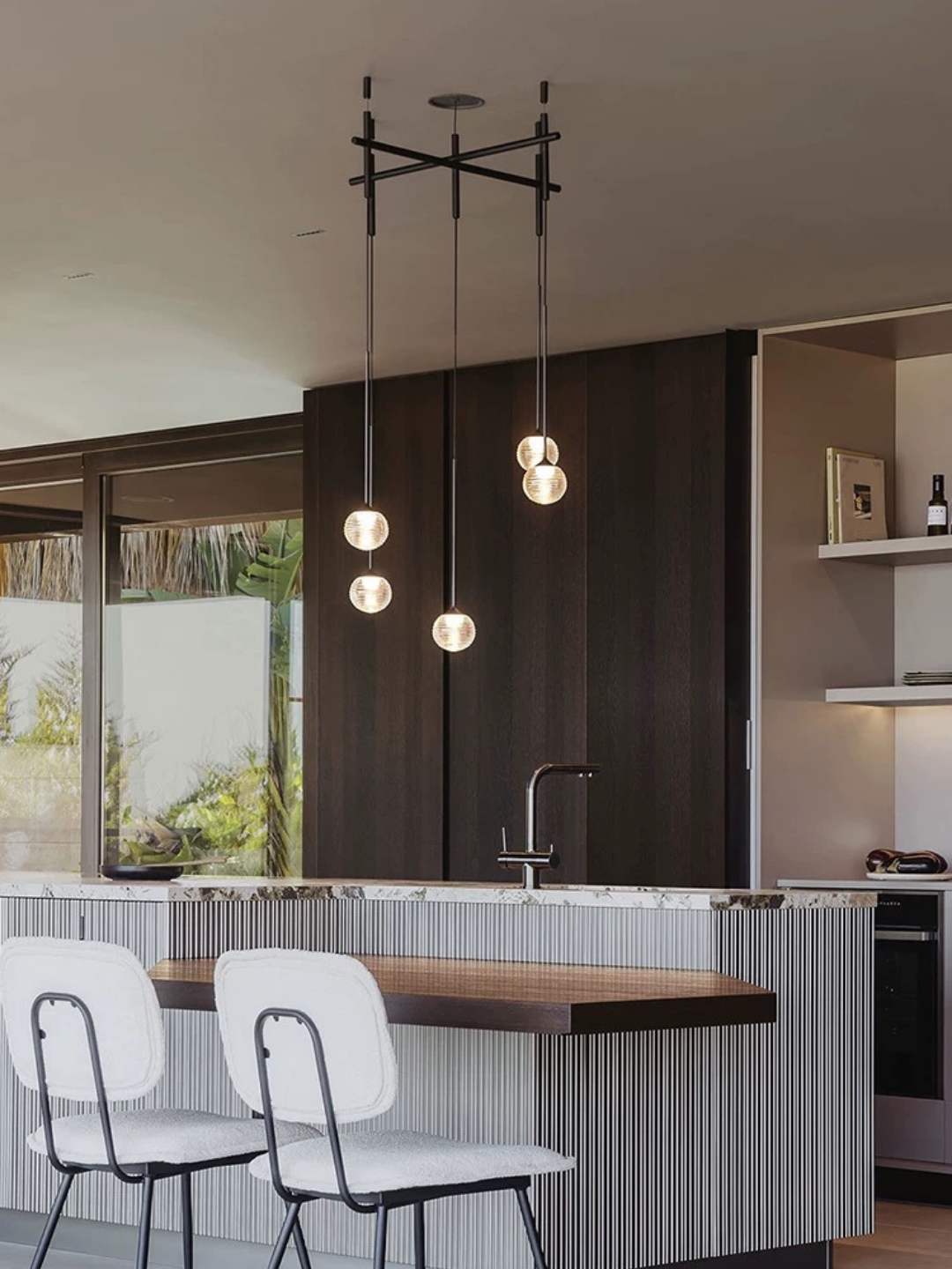 https://cdn.shopify.com/s/files/1/0554/8562/8591/files/Nordic_Minimalist_Clear_Ribbed_Glass_Globe_Pendant_Light4.png?v=1774691194